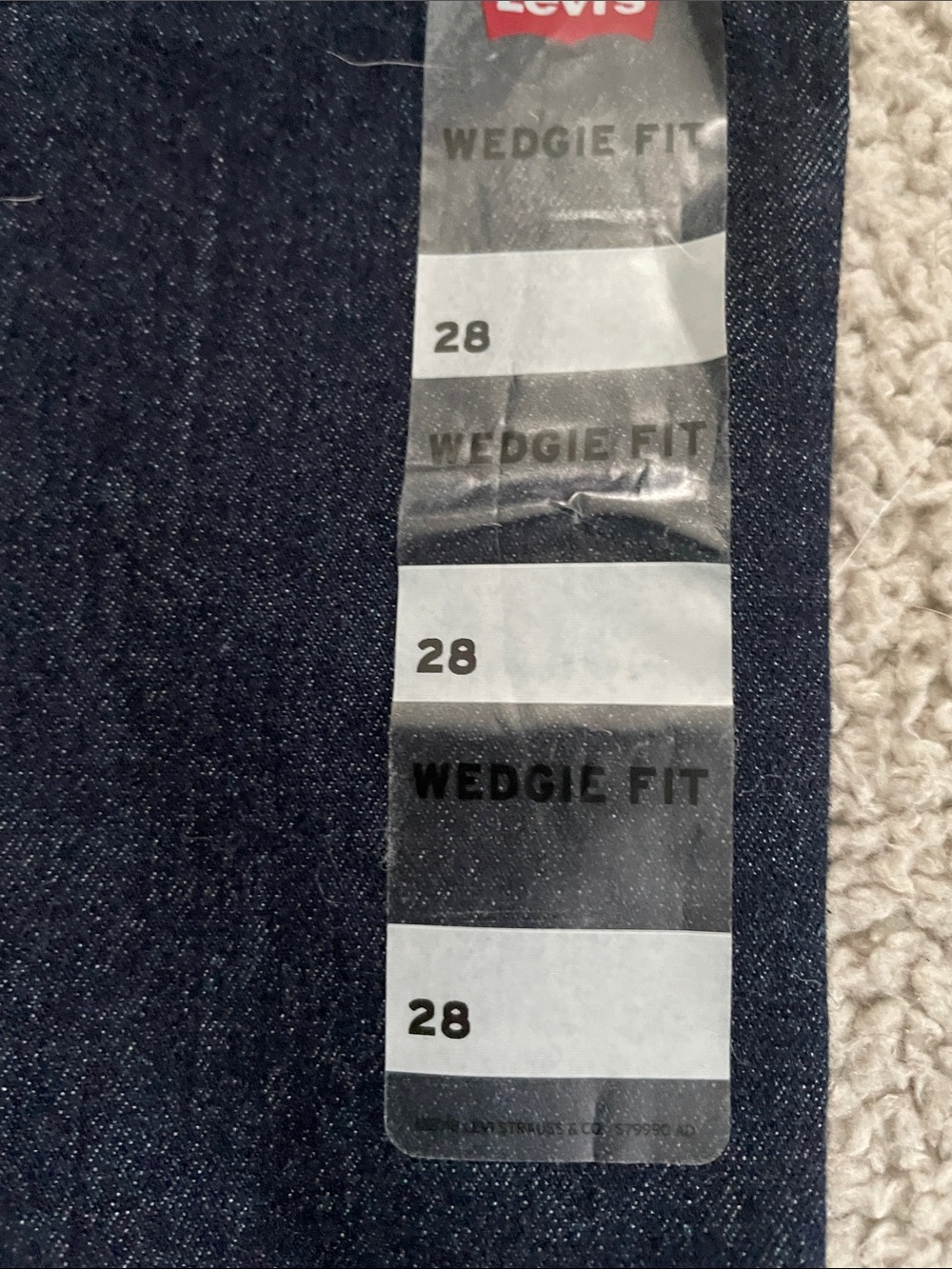 Levi's Women's Straight Leg Jeans in Dark Indigo - Picture 4 of 6